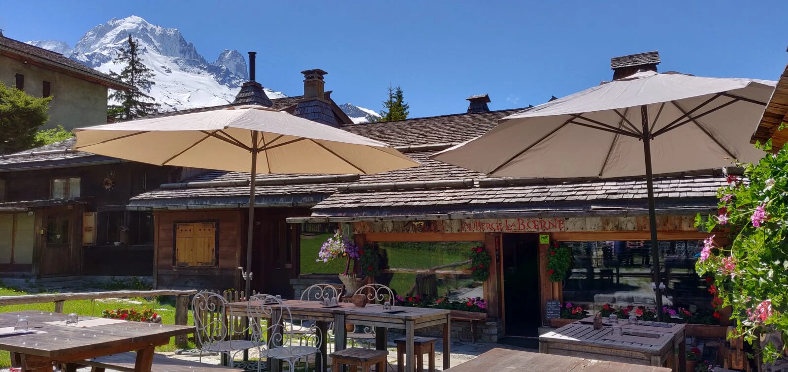 Auberge la Boërne in Tré-le-Champ, at the foot of the ladders