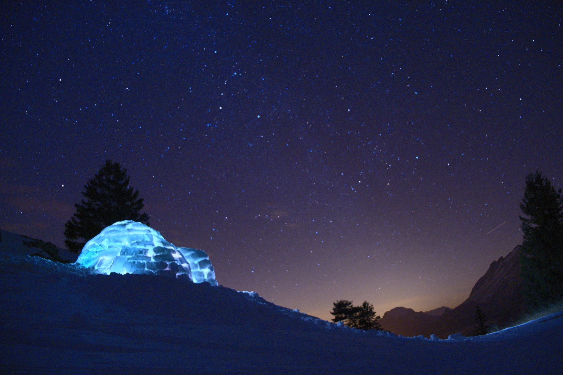 Build and sleep one night in an Igloo in the Alps 2027