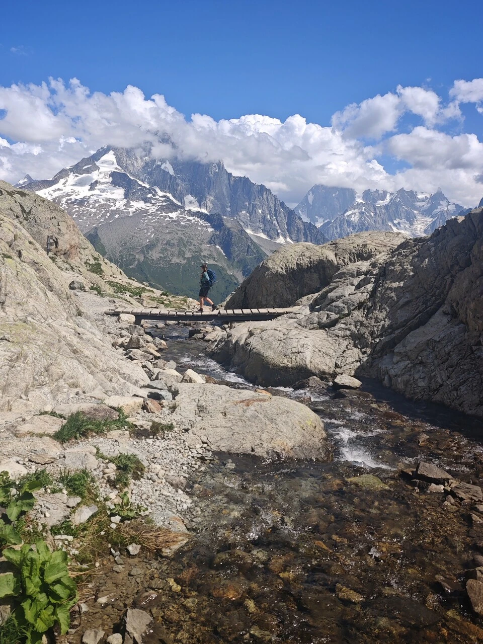 The footbridge over the stream on the Lac Blanc path