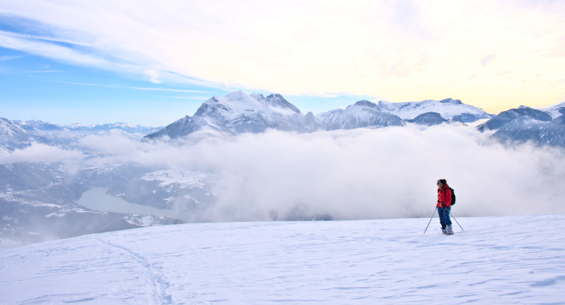 Snowshoeing with Refuge Night in the French Alps 2026