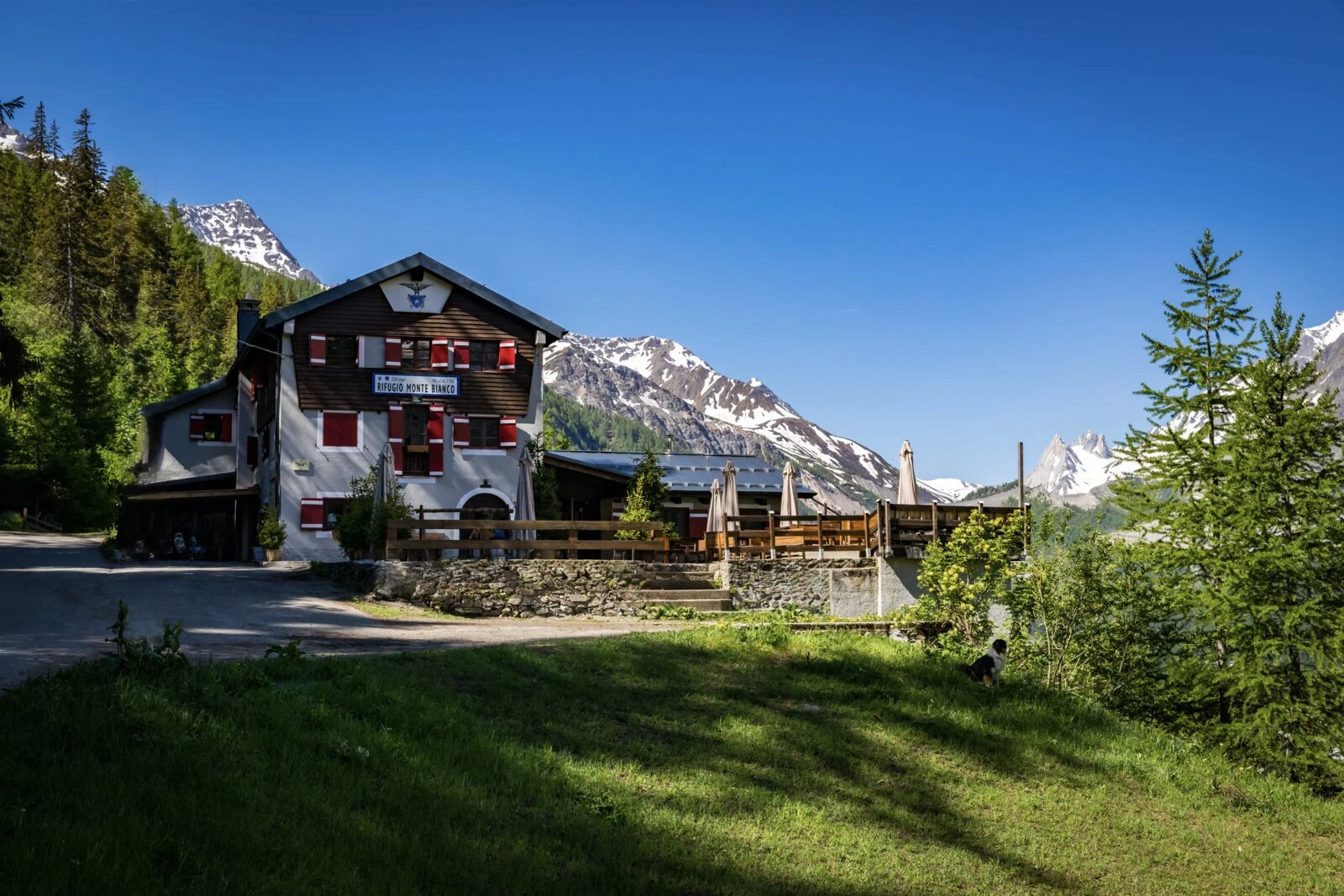 Rifugio Monte Bianco - Cai Uget in the Val Veny